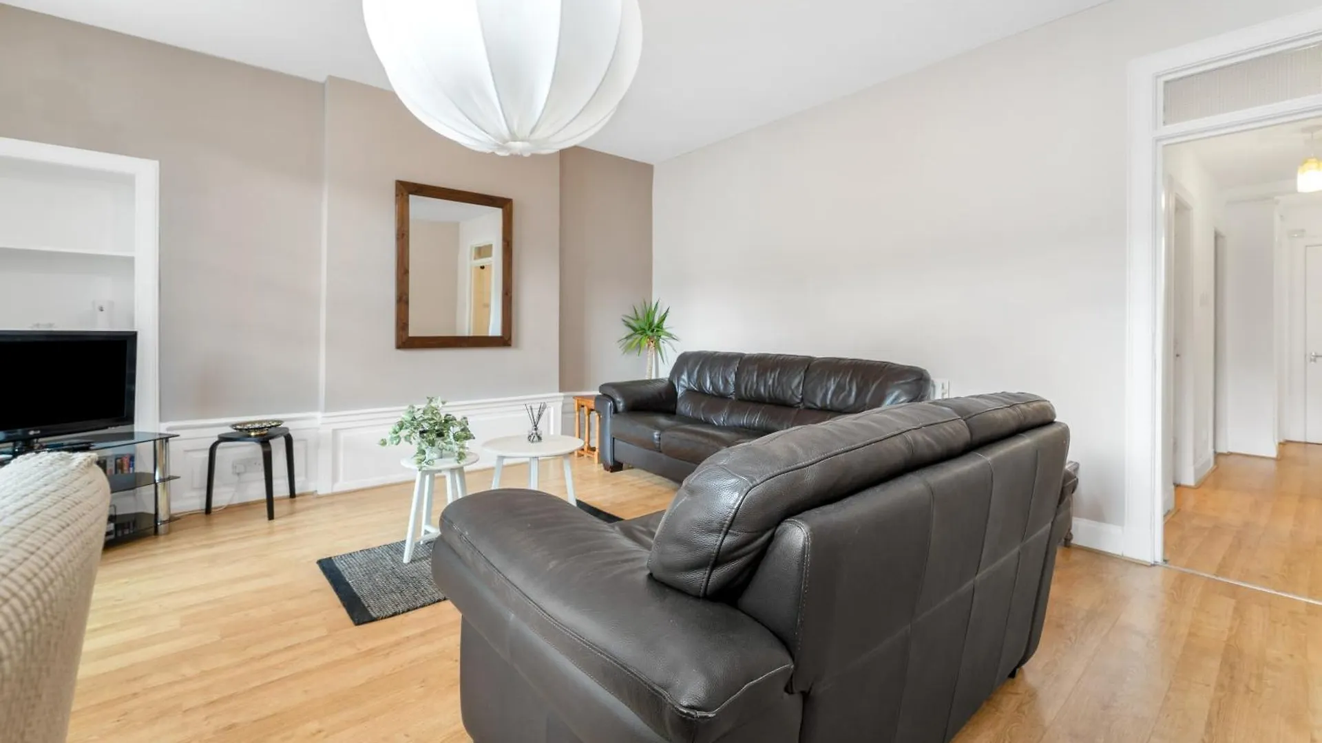 Gorgeous, Cozy 2Br Royal Mile-Old Town Apartment Edinburgh